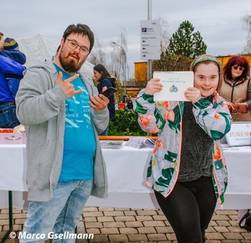 Keine Behinderung, sondern ein Zusatz – Down-Syndrom-Ausstellung bei MEKRA Lang in Ergersheim